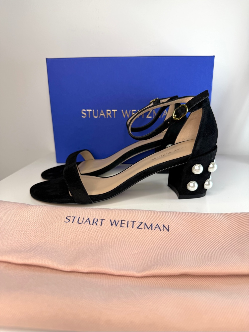 Beautiful NIB Stuart Weitzman Sandal Size 8B/38.5 Black Suede two row Pearls